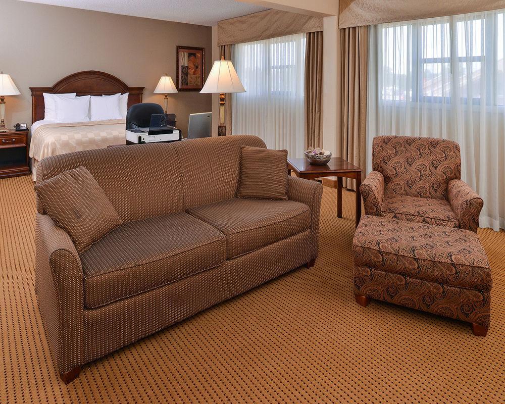 Clarion Garden City